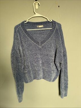 SO Medium V Neck Slouchy Blue Polyester sweater cottage cozy oversized